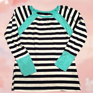 Boutique Me Navy & White w/ Aqua Trim LS Top; Medium; EUC worn once